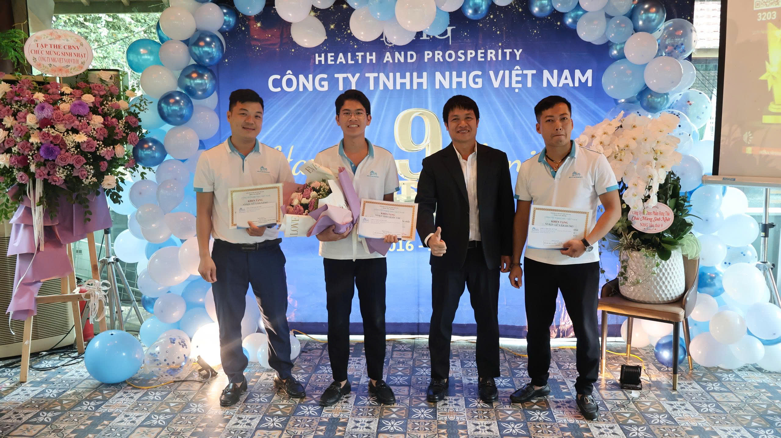 TƯNG BỪNG MỪNG SINH NHẬT NHG VIỆT NAM  9 TUỔI  